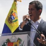 Ο Γκουαϊδό καλεί σε διαδηλώσεις και προειδοποιεί τον Μαδούρο