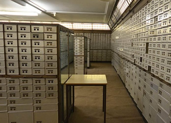Στο στόχαστρο της εφορίας θυρίδες, δάνεια και κάρτες