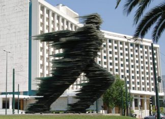 To Costa Navarino αποκτά τον έλεγχο του Hilton