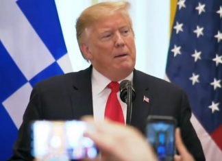 Ντόναλντ Τραμπ: Οι ΗΠΑ έχουν βαθιά διαμορφωθεί από τον ελληνικό πολιτισμό