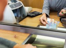 Από την 1η Μαΐου νέο ωράριο συναλλαγών στις τράπεζες Από την 1η Μαΐου νέο ωράριο συναλλαγών στις τράπεζες