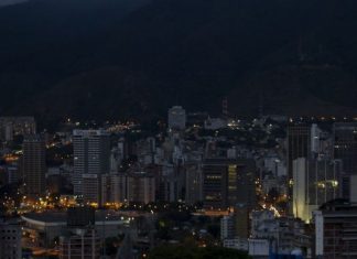 Στο σκοτάδι βυθίστηκε η Βενεζουέλα - Η κυβέρνηση καταγγέλλει «σαμποτάζ»