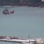 Υπεράνθρωπες προσπάθειες μέσα στη θύελλα για να σωθεί βρέφος στη Σκόπελο