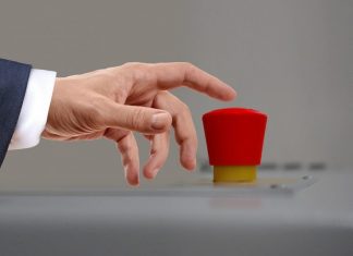 Στο υψηλότερο επίπεδό μετά τον Β΄ ΠΠ βρίσκεται ο κίνδυνος ενός πυρηνικού πολέμου