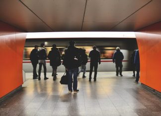 Θερινά δρομολόγια σε όλα τα μέσα