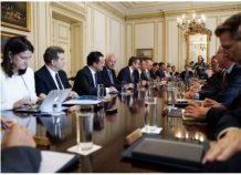 Συνεδριάζει υπό τον πρωθυπουργό το υπουργικό συμβούλιο Συνεδριάζει υπό τον πρωθυπουργό το υπουργικό συμβούλιο