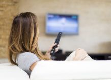 Εντυπωσιακές εκπτώσεις για την διαφήμιση των e-shops στην τηλεόραση