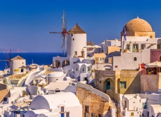 «Η Ελλάδα είναι έτοιμη για θερινό τουρισμό», γράφει η αυστριακή εφημερίδα Kronen Zeitung