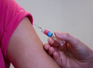 Οι εμβολιασμοί θα ξεκινήσουν την επόμενη μέρα που τα πρώτα εμβόλια φτάσουν στη χώρα μας