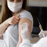 Μ. Βέμπερ: Να υπάρξει επιτάχυνση όσον αφορά στο πιστοποιητικό εμβολιασμού